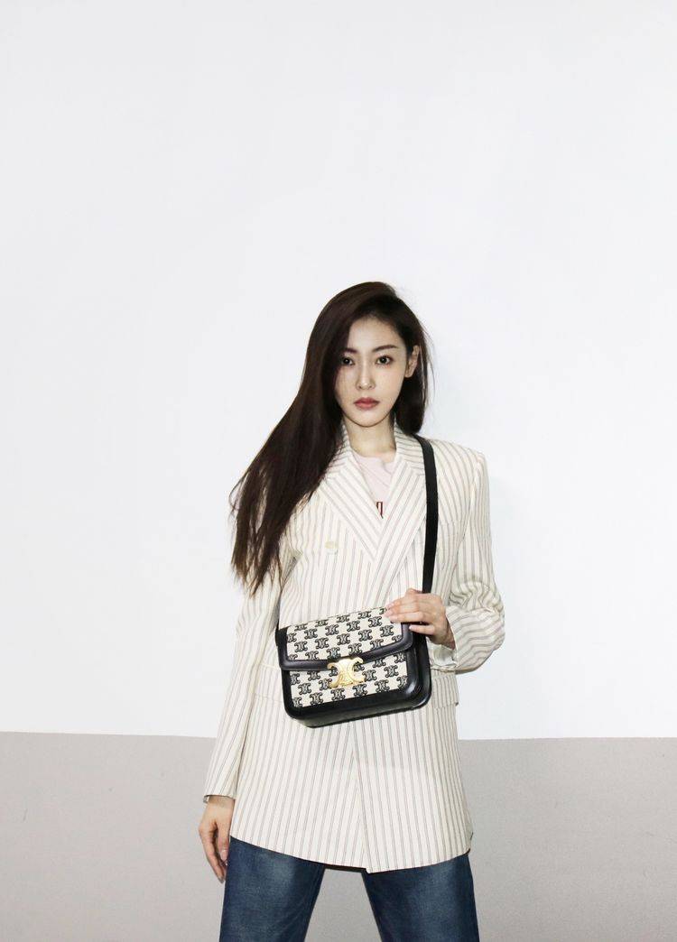 ˭���������?Lisa�������ֲݵ��⼸��,������2021��Ĵ󱬿�