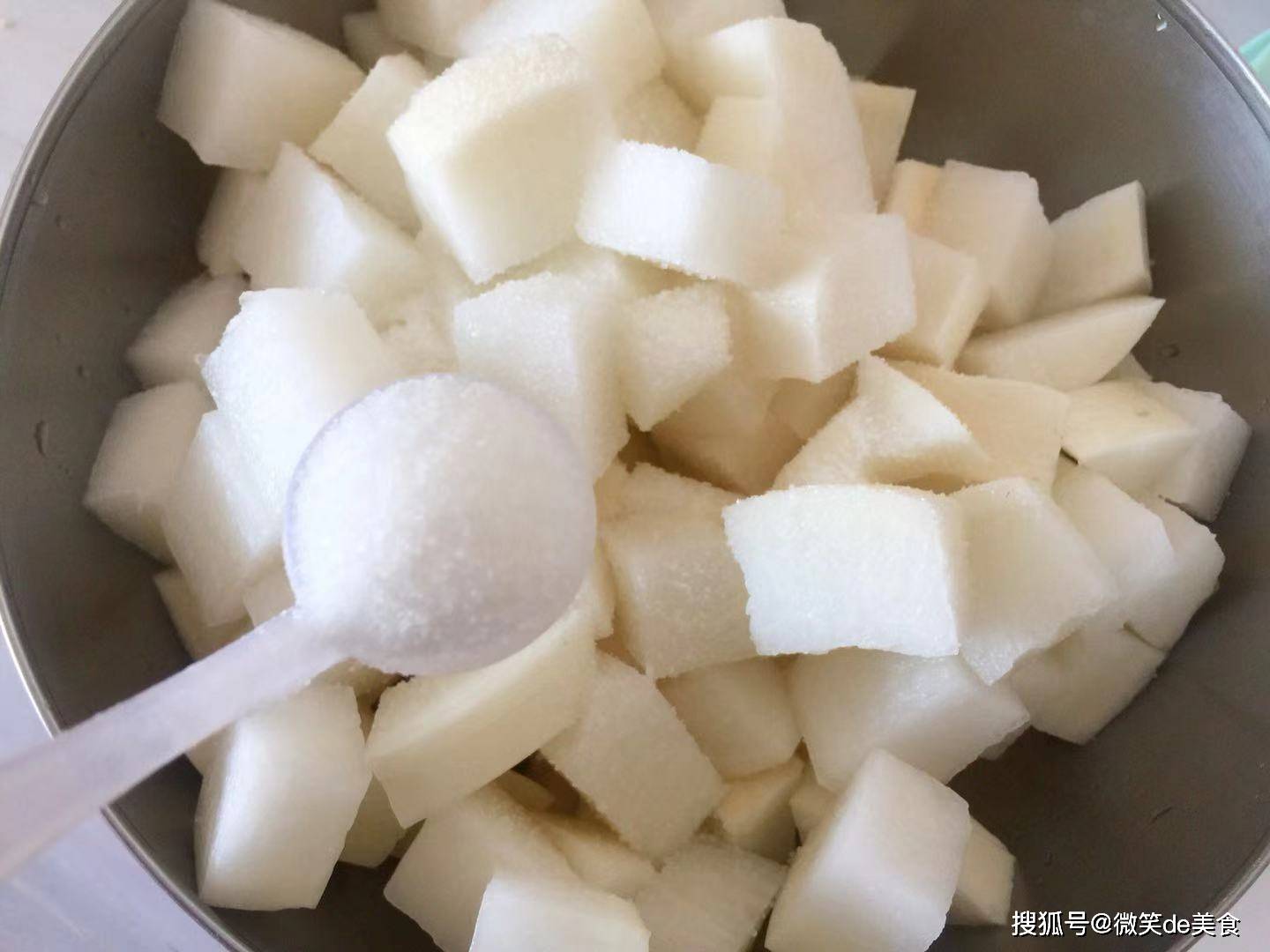 怎样腌白萝卜爽口清脆又好吃 66a2eadea1c6423bbe1b0e34817b1d92.jpeg