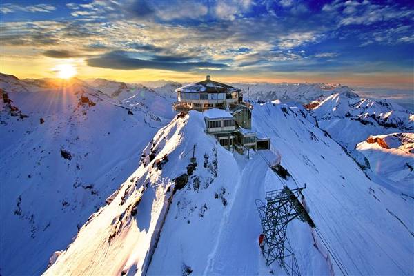尝试了100多年后：人类首次在冬季征服世界第二高峰乔戈里峰
