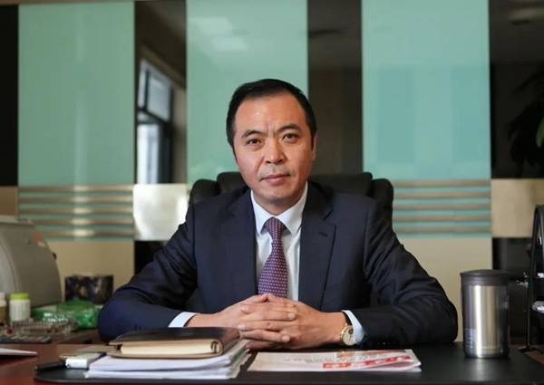 东方时尚人,永远在路上!_闫总