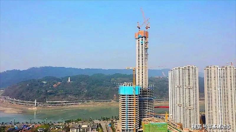 川南第一高楼封顶,宜宾三江口cbd勇争四川第一cbd