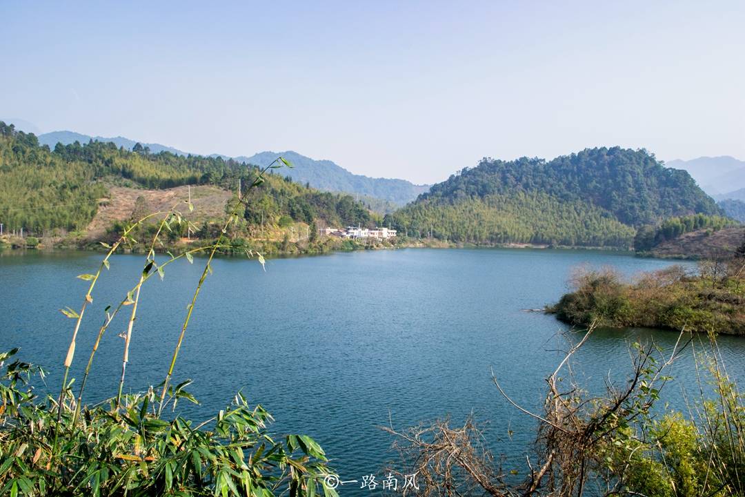 广州网红乡村，一到节假日就游人如织，流溪河的源头在这里