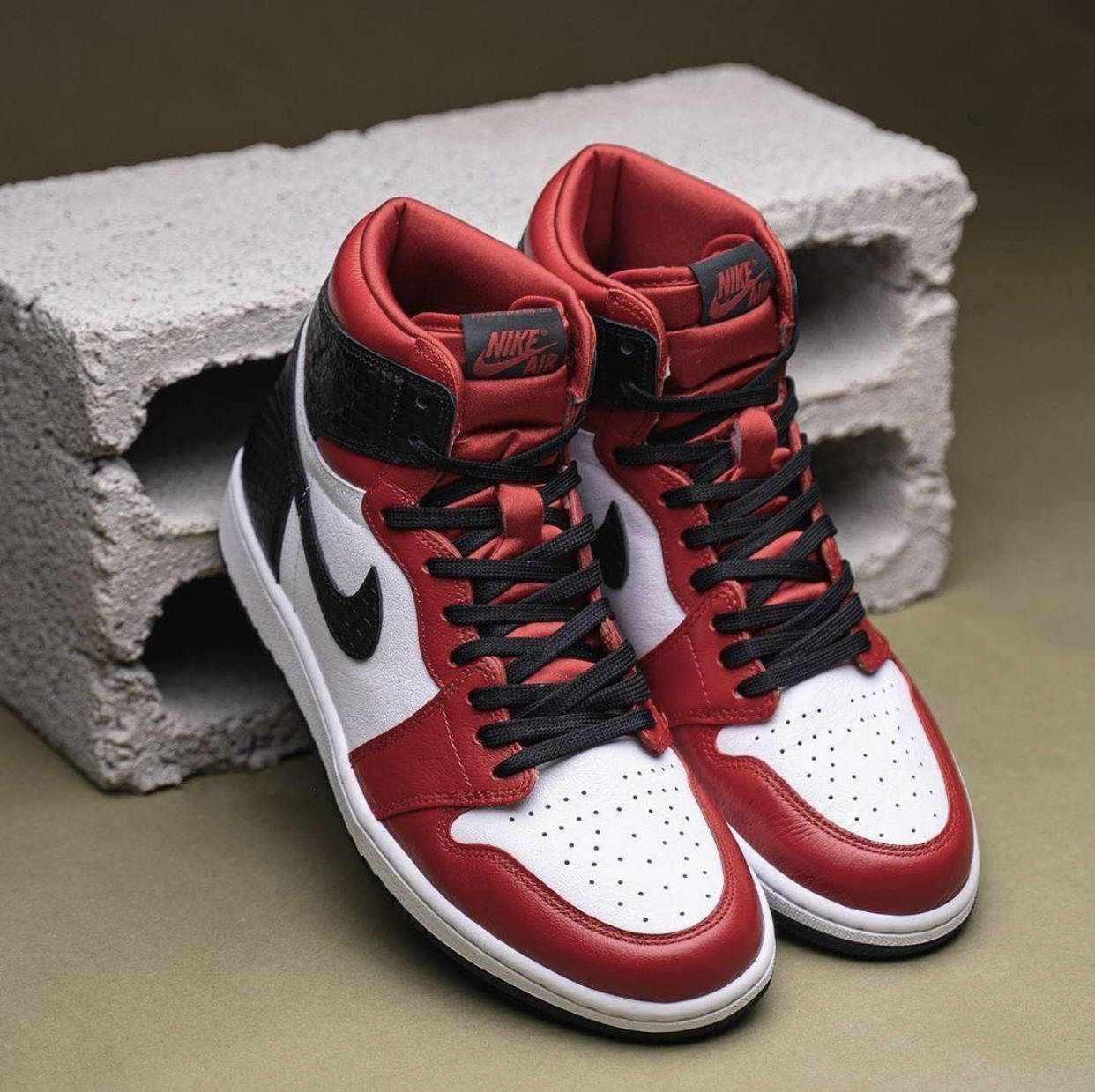 airjordan1satinred蛇纹芝加哥