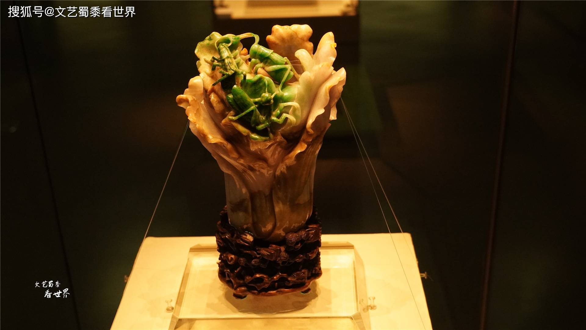 台北故宫翡翠白菜值1000亿美元?天津博物馆的冻白菜毫不逊色