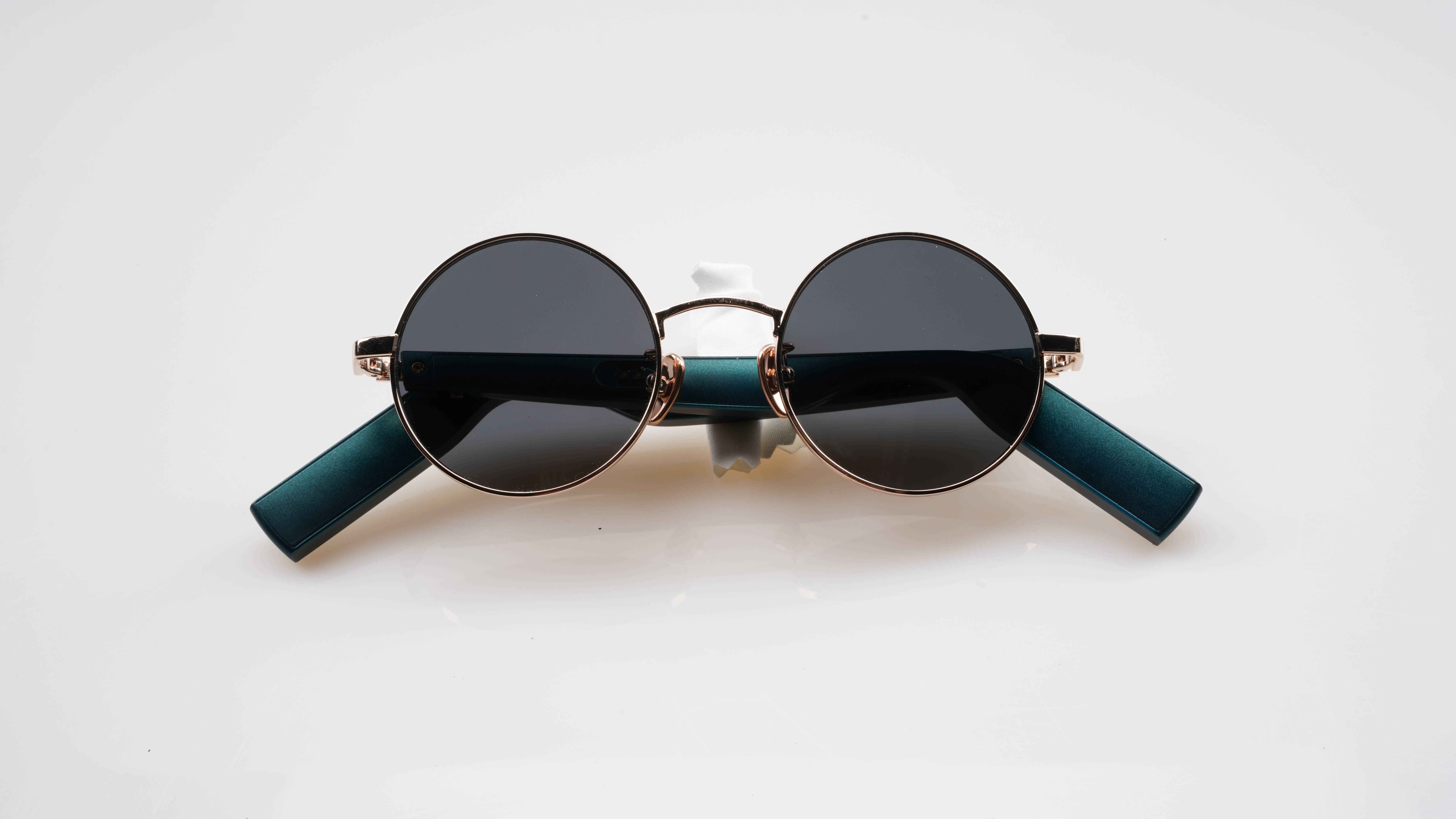 墨镜|KRETA J22蓝牙墨镜：不仅是一款墨镜，还能听歌打电话!