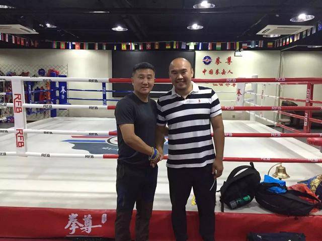 前中国拳击冠军李正茂晋升为国家级裁判是荣誉更是一份责任