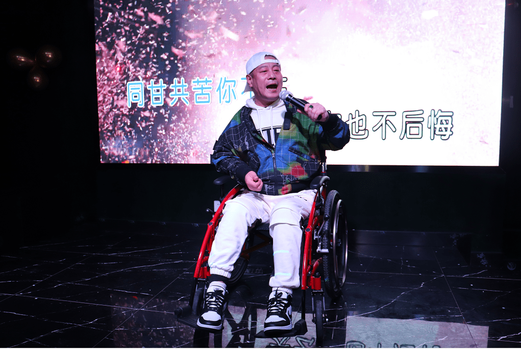 中国著名励志原创歌手高峰生日会暨金蚨来俱乐部启动