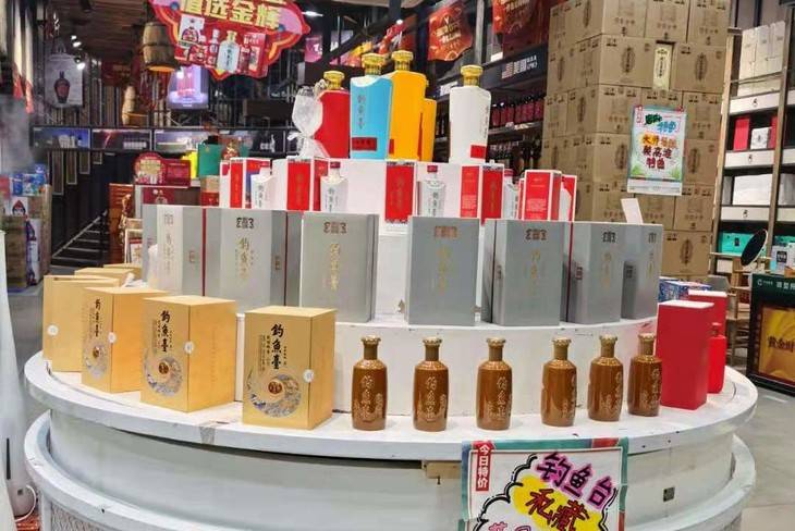 如今,「金辉」已经拥有 100 多家遍布河南各地的门店,甚至还将业务
