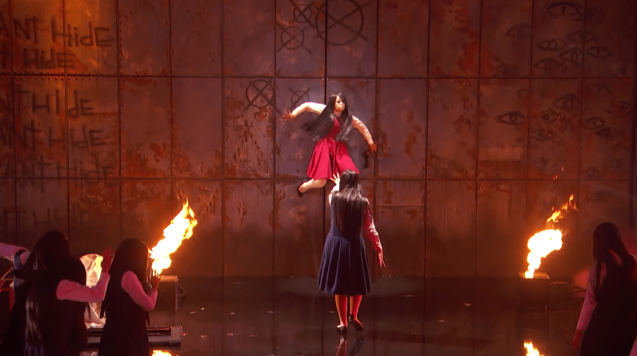 原创美国达人秀惊现招魂女孩现场表演异能评委被吓得离场