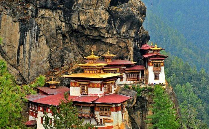 全世界最“神秘”悬空寺庙：里面风景独特，让人看着害羞不已