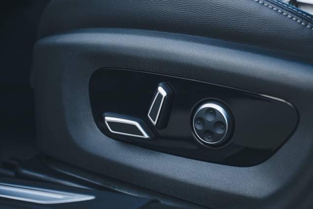 赛力斯sf5参数配置 20db1dc2e1d34405bed4fbe4d76a9b3f.jpeg