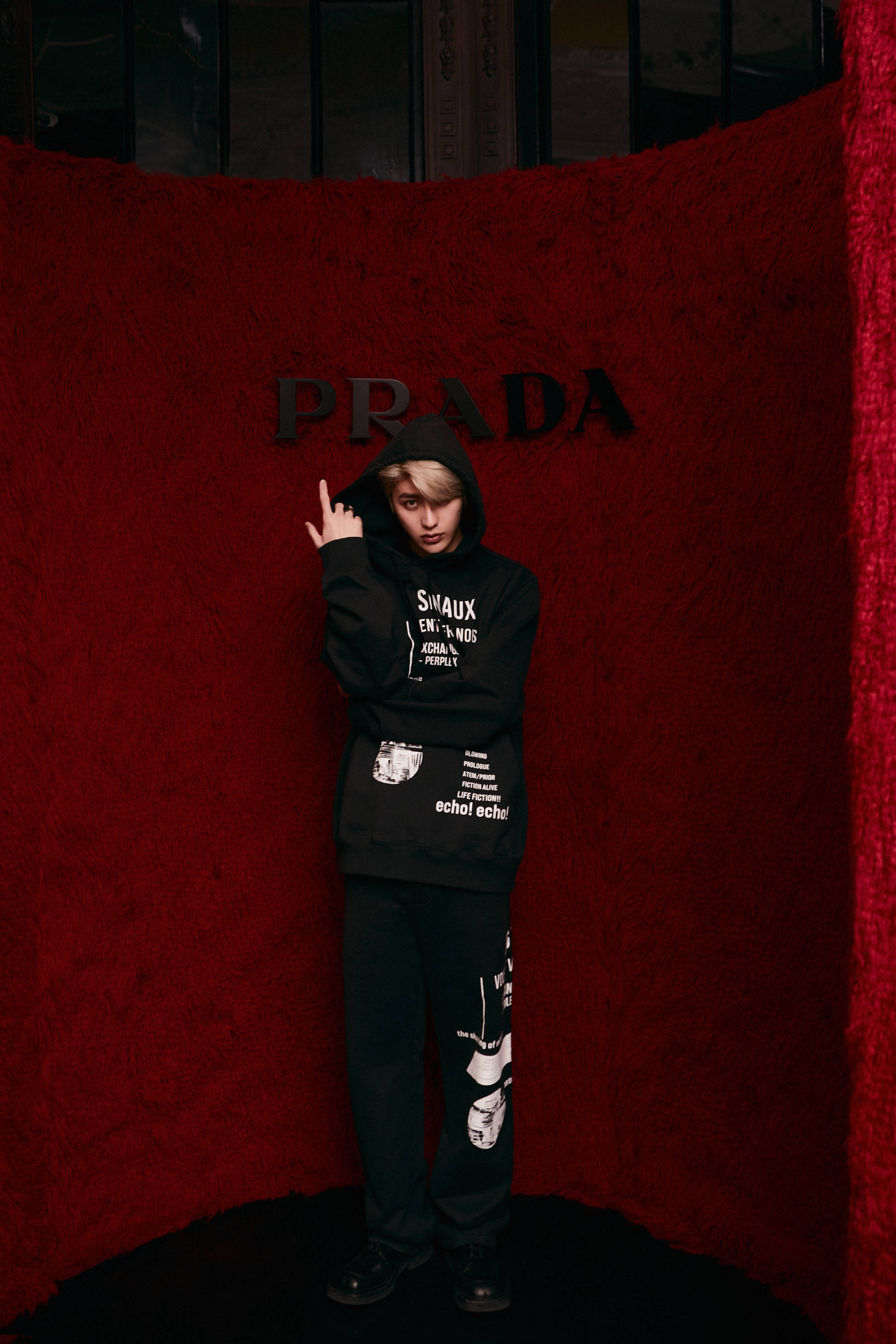 prada代言人蔡徐坤的写真大片一个字绝了