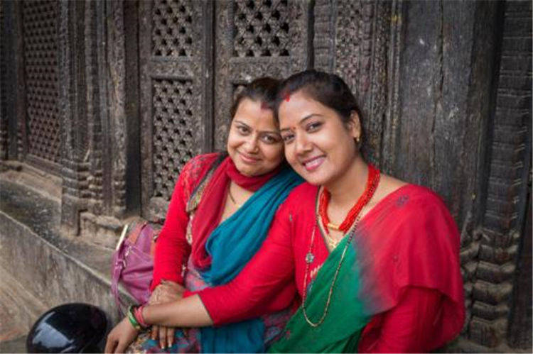 尼泊尔至今保留“一妻多夫”传统，不尴尬吗？妻子：生活很和谐