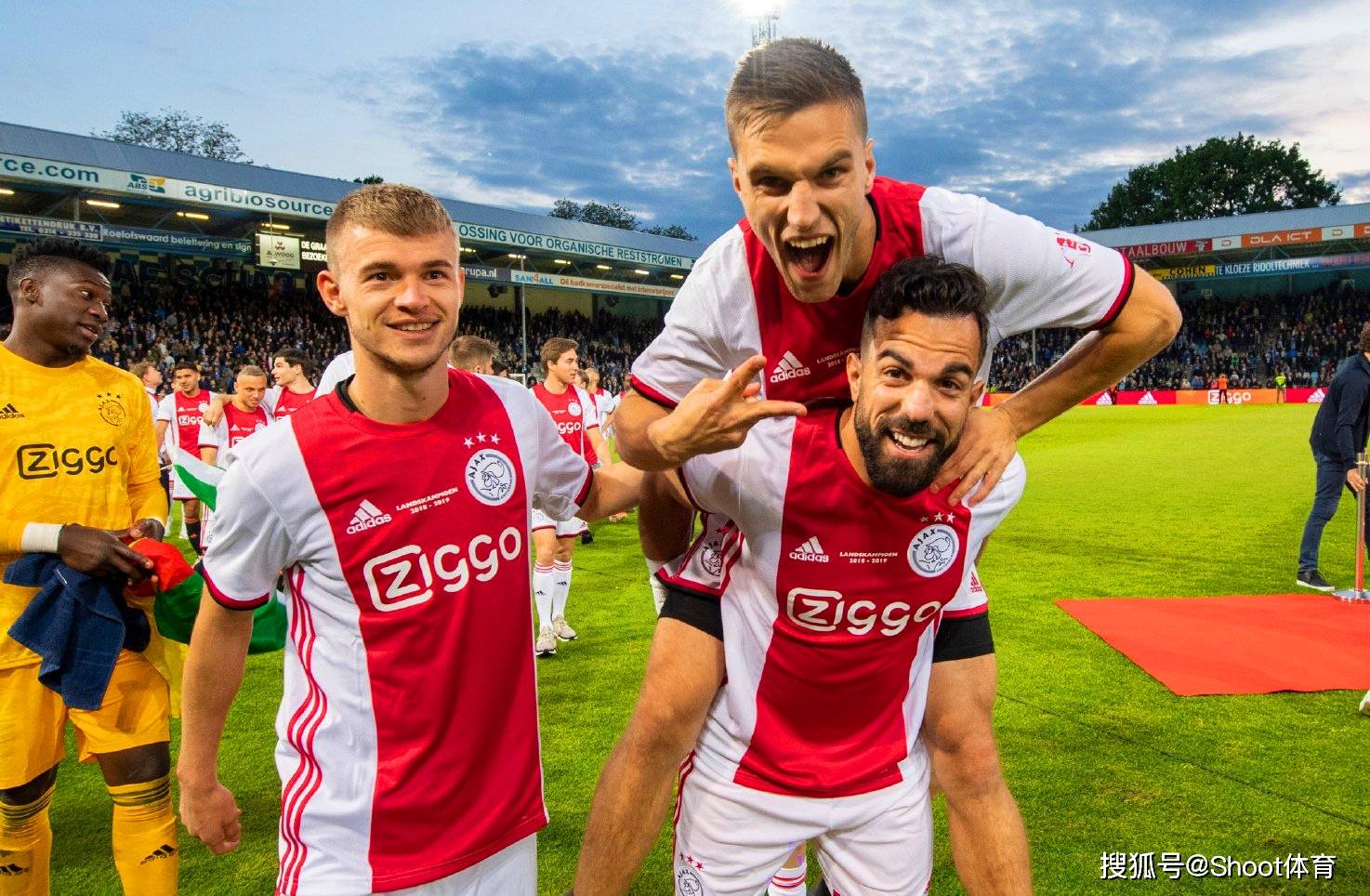 荷甲阿贾克斯vs威廉二世阿贾克斯火力凶猛威廉二世一胜难求