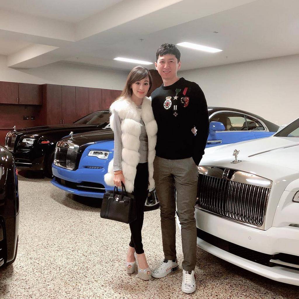 原创豪门千金未婚生两胎趁小儿子百日宴自备钻戒向富二代男友求婚