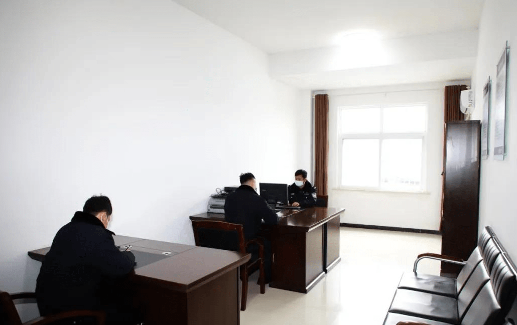 牛岗派出所在加强硬件设施建设同时,严格按照《潢川县公安局内务管理