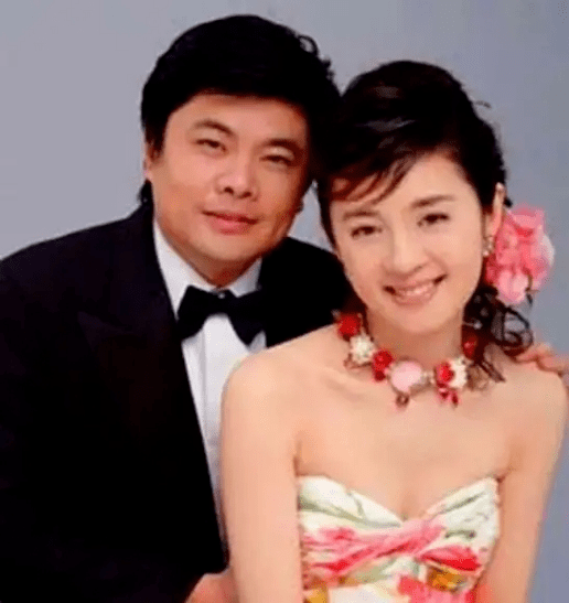 原创北京卫视一姐与央视新闻联播一哥的寻爱之旅