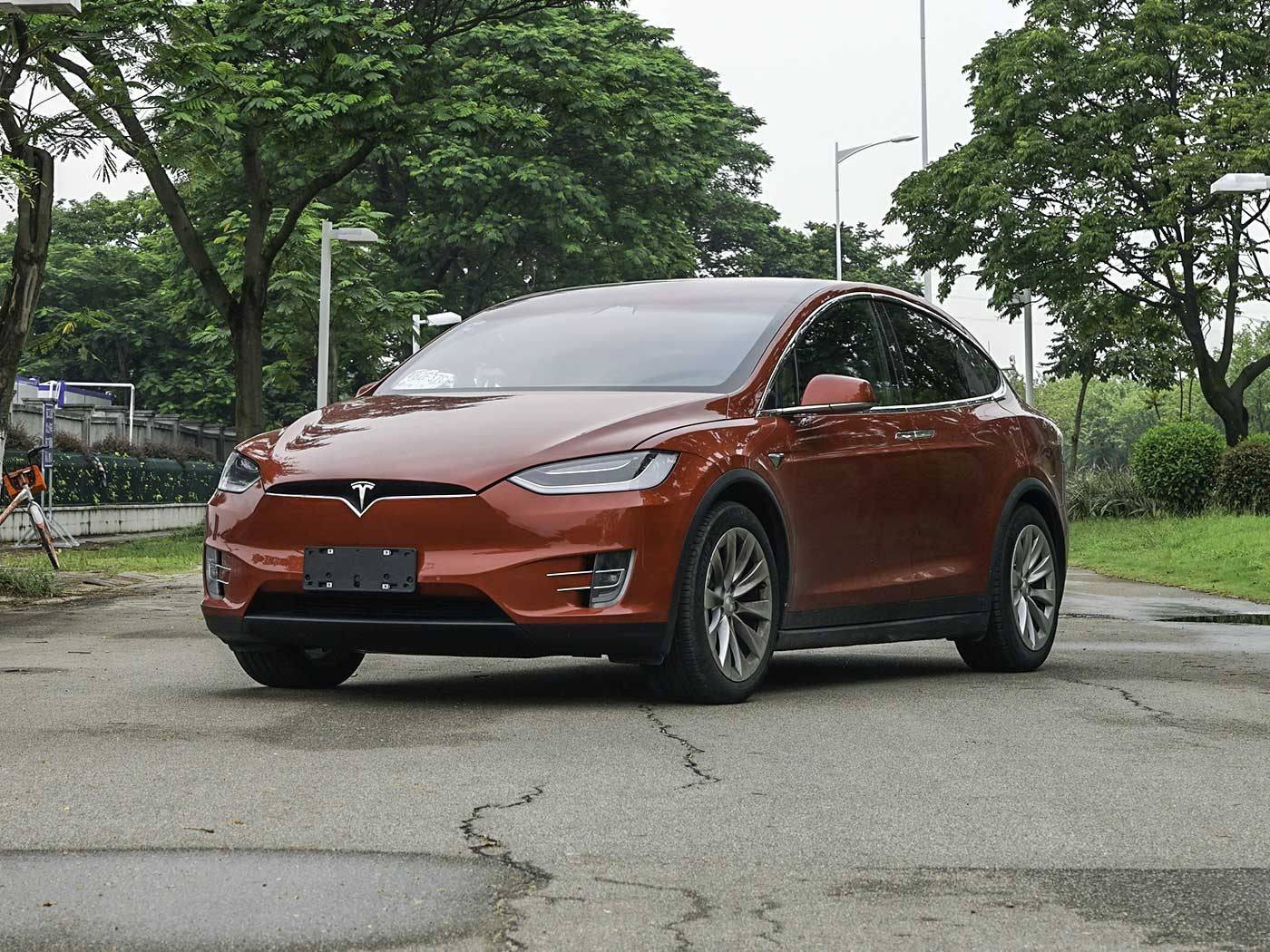 像是开飞船特斯拉models和modelx新车上市