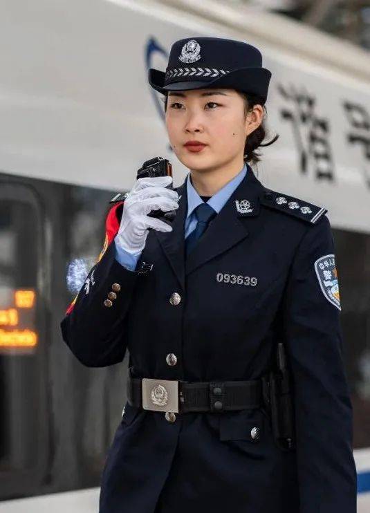 春运首日,长铁乘警女子分队飒爽出征