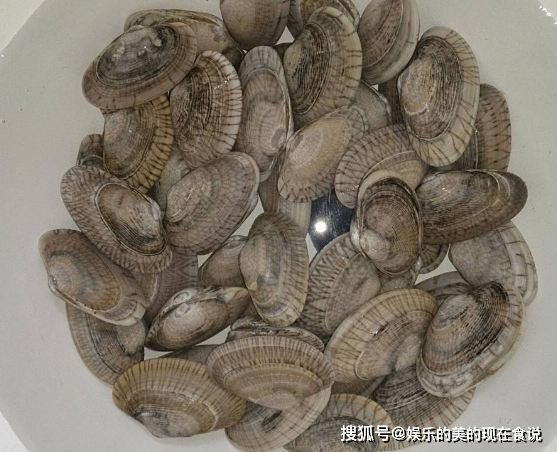 怎样挑选花甲新鲜的 95523091669f418199c26752b481ccbd.png
