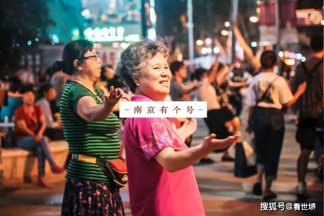 我该怎么办广场舞视频 9ed9c32ab94c410aaef69e0e088fe69d.jpeg