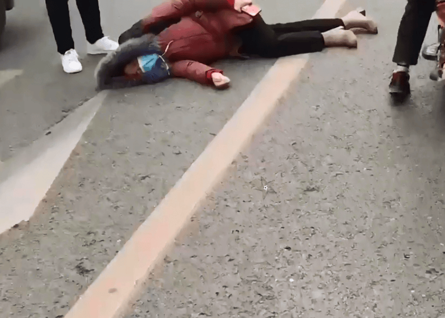 为什么脚会突然没力气走不了路 cabc0822a396416b9da189bdfad917ae.png