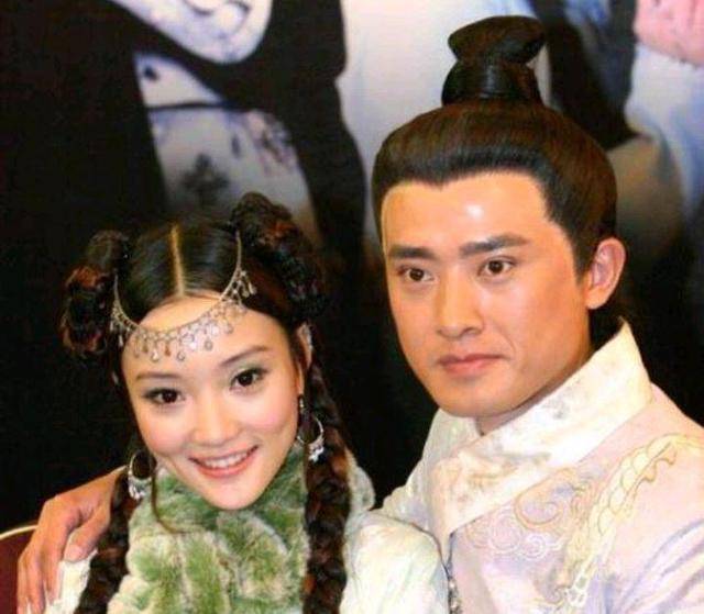 她是任泉"藏"了12年的老婆,也是李双江爱徒,和李冰冰关系好_黄琦雯