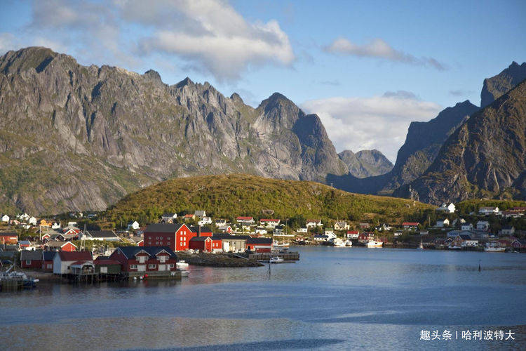 北极圈里的小渔村，拥有全球最美的海岛风光，游客：仙境一样！