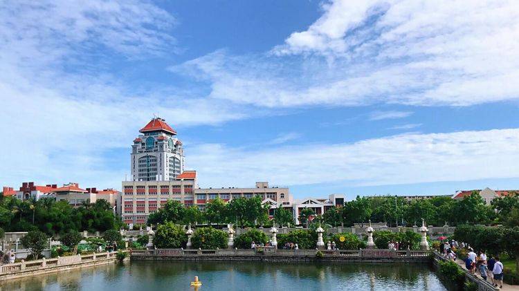 中国最美的五所大学，读书四年堪比旅游，因太美成著名旅游景点