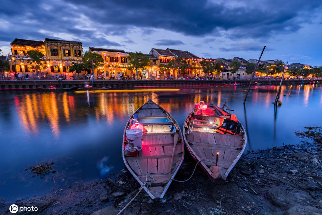 1/ 12 会安,一个离岘港仅30公里远的小城,在岘港