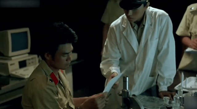 同在西安长大的尤勇也参演了自己的第一部电影《疯狂的代价》,虽然片