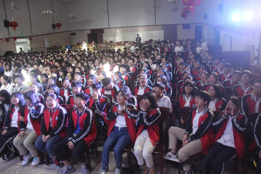 奋斗是青春最亮丽的底色凌宇老师浙江省兰溪市游埠中学高三高考励志