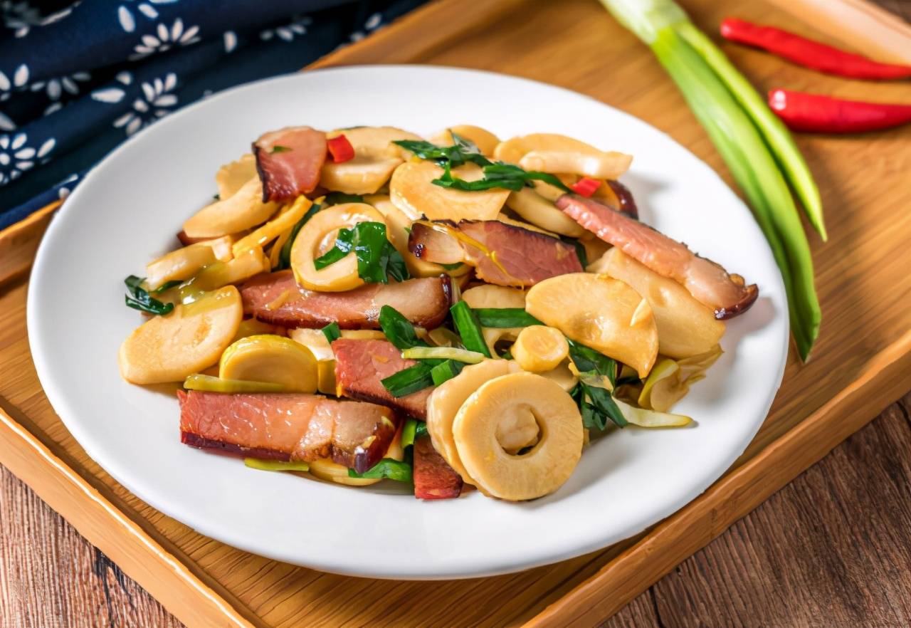 原创炒冬笋前到底用不用焯水学会这么做冬笋爽脆可口还入味