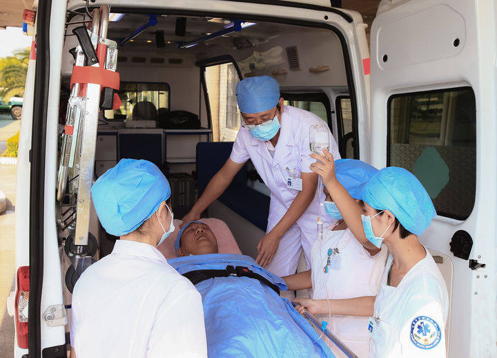 非急救转运患者转院服务如何联系云浮救护车