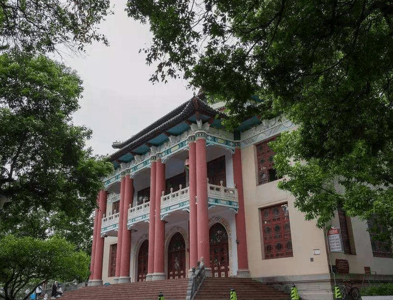 我国这座“最美”大学，建5A景区之中，景色不输厦门大学