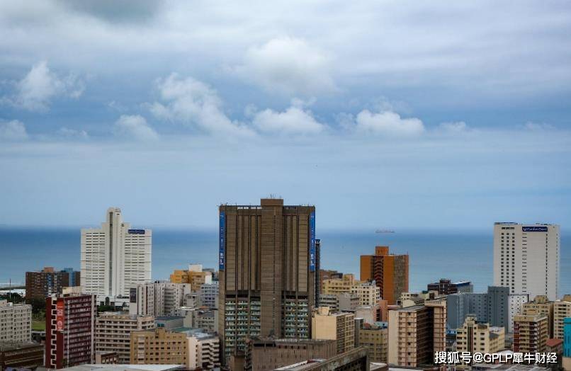 绿景控股预亏或被ST股价跌27% 发重组利好