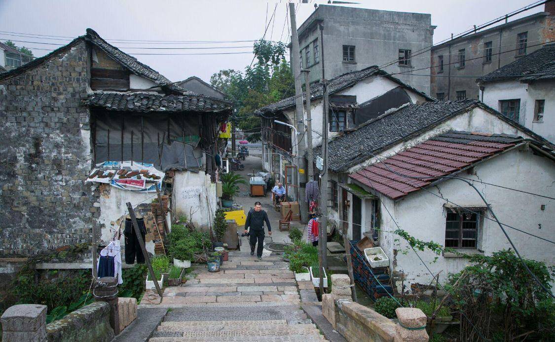 浙江一个偏僻古镇，有2000多年历史，距南浔22公里不要门票