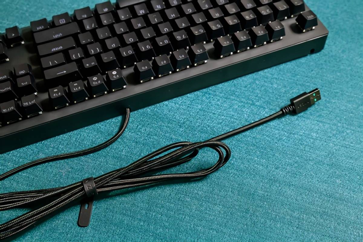 原创燃爆灯厂走心升级之作雷蛇黑寡妇v3黄轴机械键盘尝鲜体验