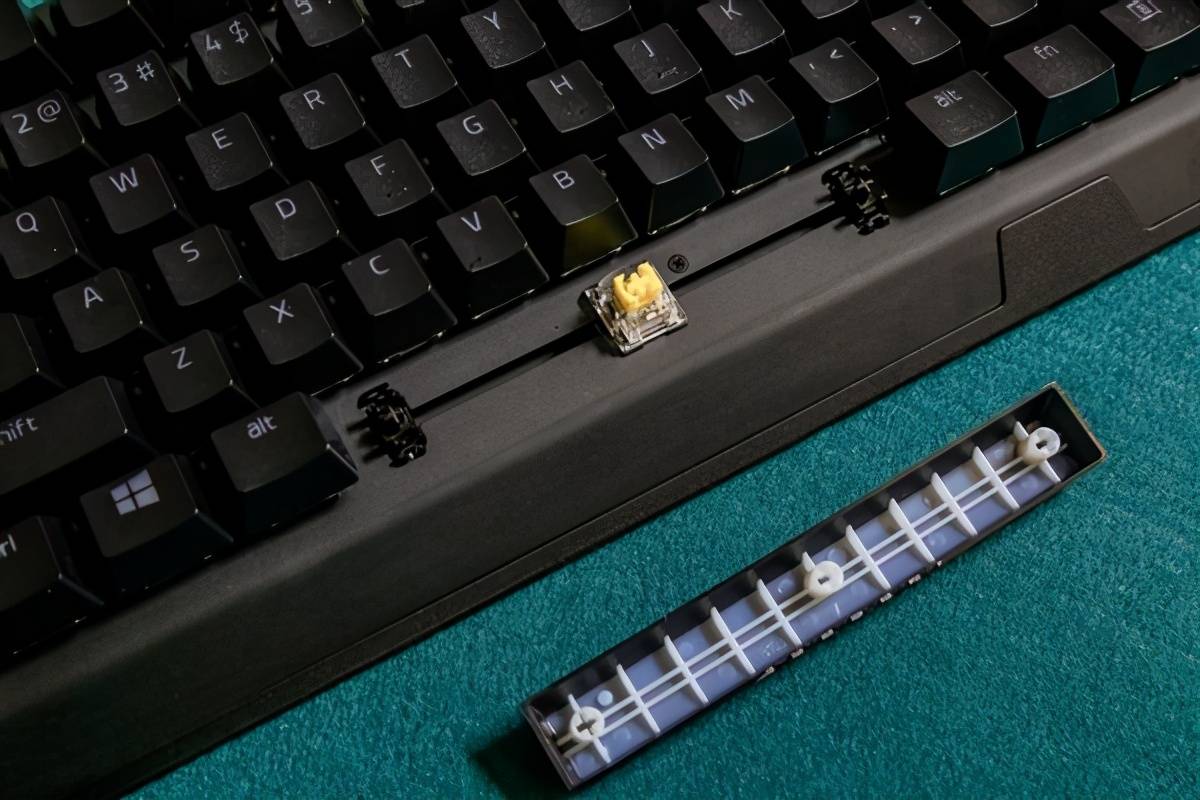 原创燃爆灯厂走心升级之作雷蛇黑寡妇v3黄轴机械键盘尝鲜体验