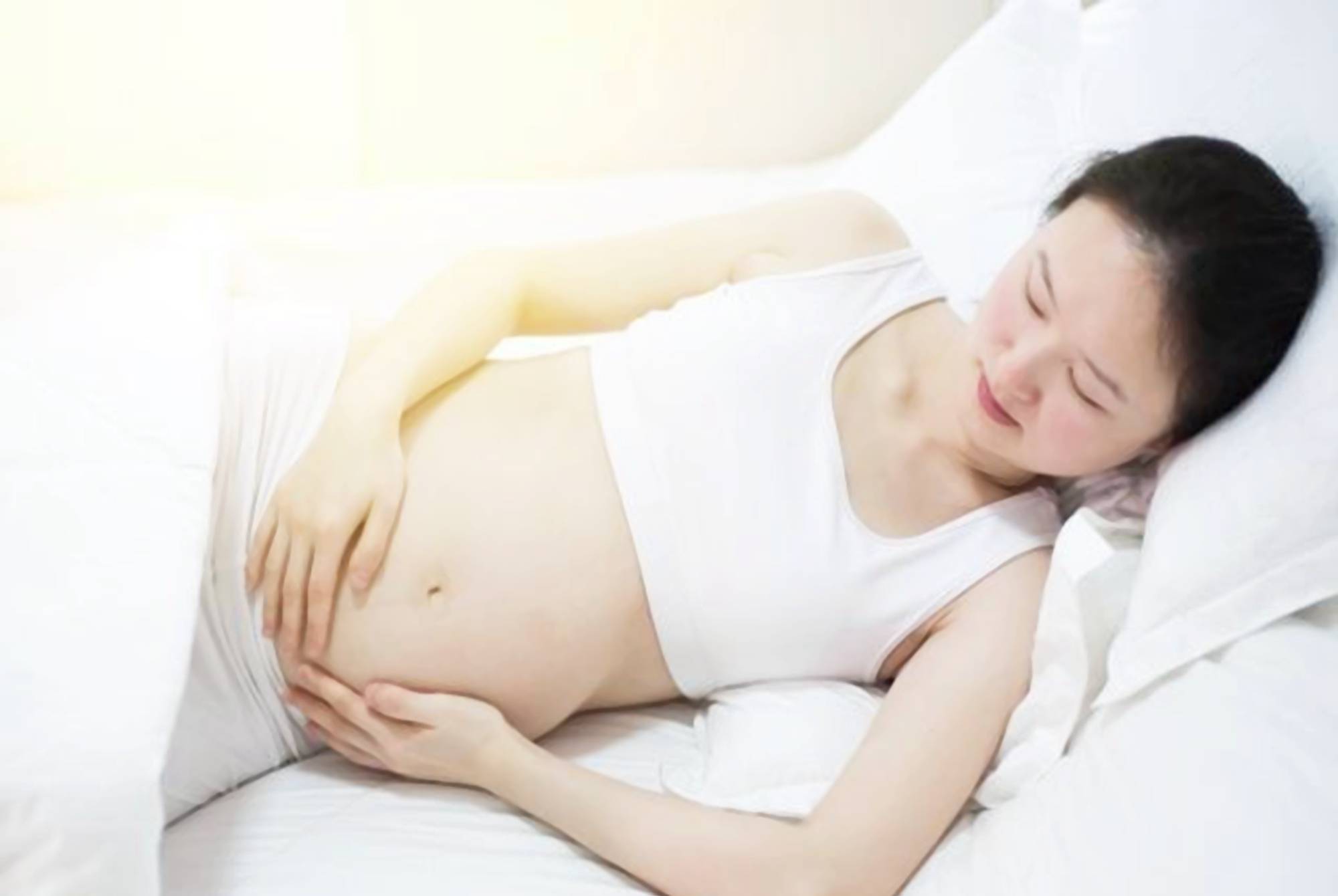 新生儿什么时候可以平躺睡 e539d51807a848739b5f63dbf9647153.jpeg