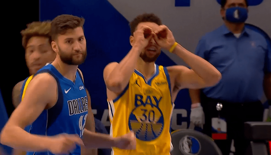 库里也大吃一惊,拿出望远镜:兄弟,你是怎么看到我的?