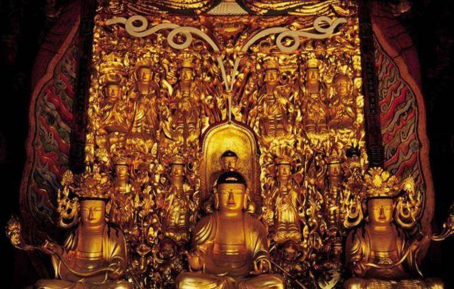 为什么寺庙禁止游客对佛像进行拍照？不是迷信，而是另有隐情