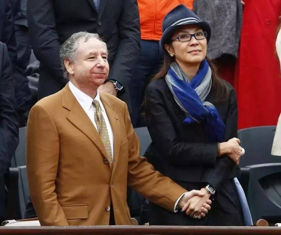 迪生,是一位超级富二代,不过他自身非常努力,经常与第三任妻子余桂珠