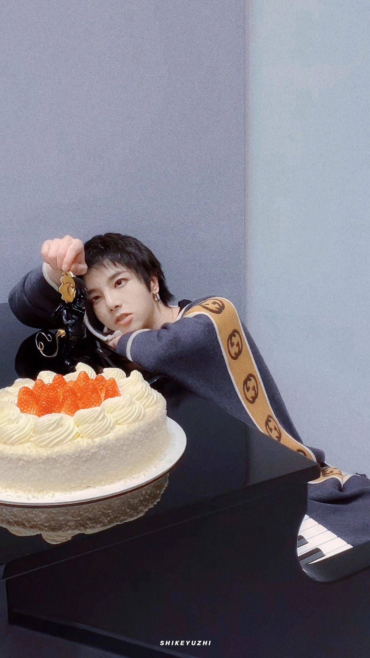 华晨宇壁纸祝花花生日快乐快来换上好看的生日头像