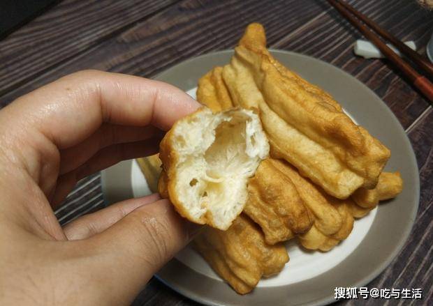 油条配什么最正宗 db7c44829b8843f1b8384b3fe4445b77.jpeg