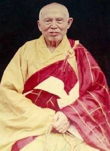 他名为高道明,1910年的时候出生在中国江西,小的时候家中很是贫困