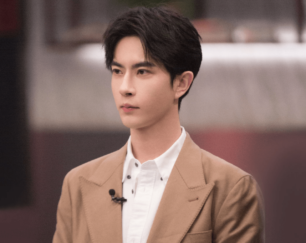 网曝《追光吧哥哥》成团名单,赛制为皇族让路,遭刘维现场内涵