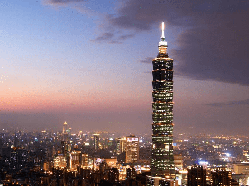 我国十大高楼排名，上海有两栋大楼上榜，台北101大楼仅居第六