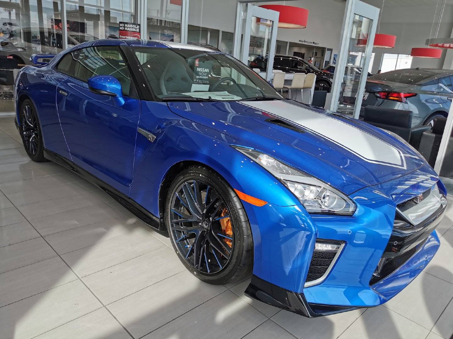 除了个性化的外观以及强大的动力式系统之外,全新的日产gt-r(参数