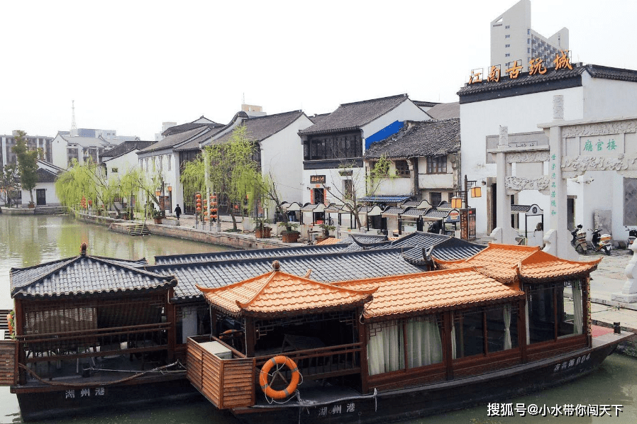 湖州有这样一条美食街，紧邻闹市，古韵十足，也是吃货们的天堂